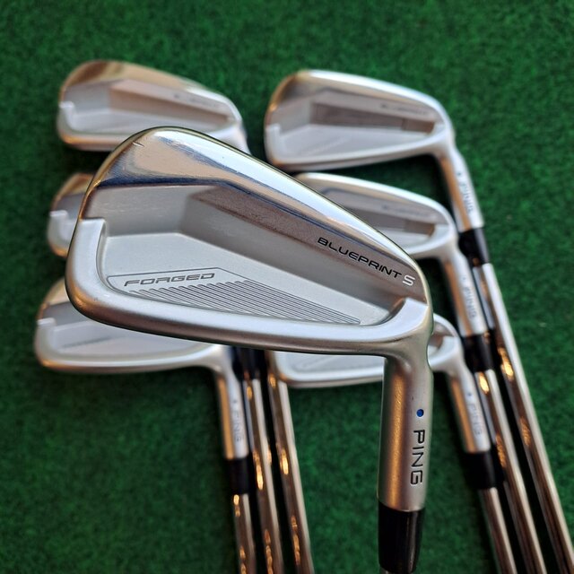 Fotografía de Set de Hierros Ping Blueprint 4-W